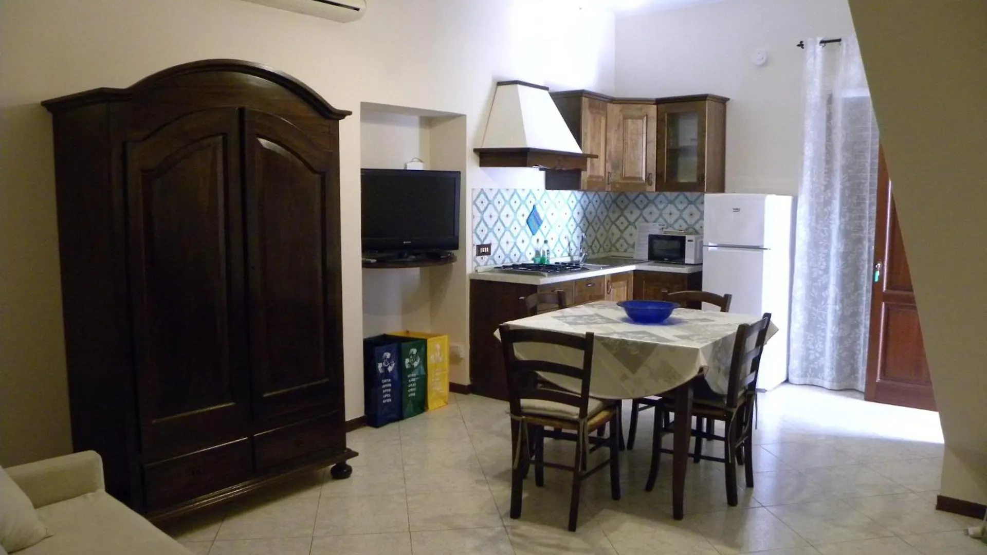 Apartment Case Vacanze Albamarina Lipari  Italien